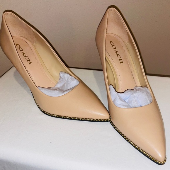 Coach Women's Tan Pumps - Picture 2 of 8